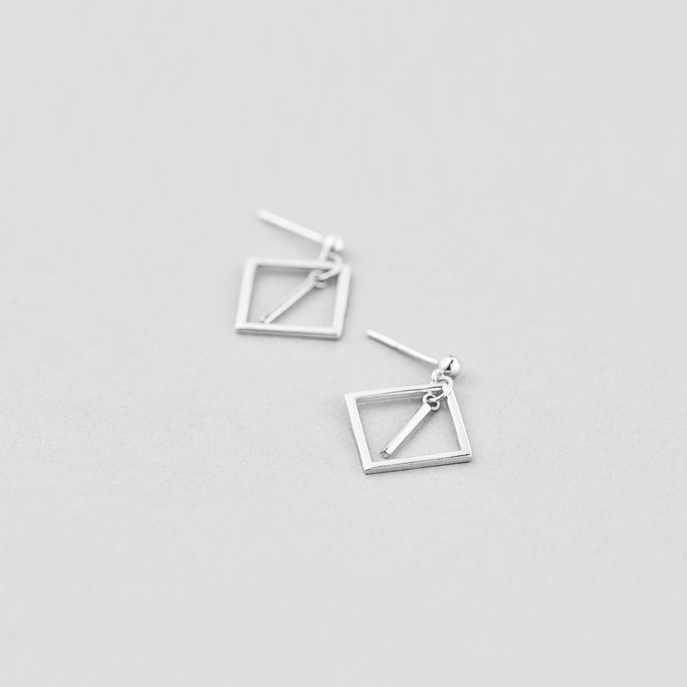 

Серебряные серьги Minimal ВС-117р