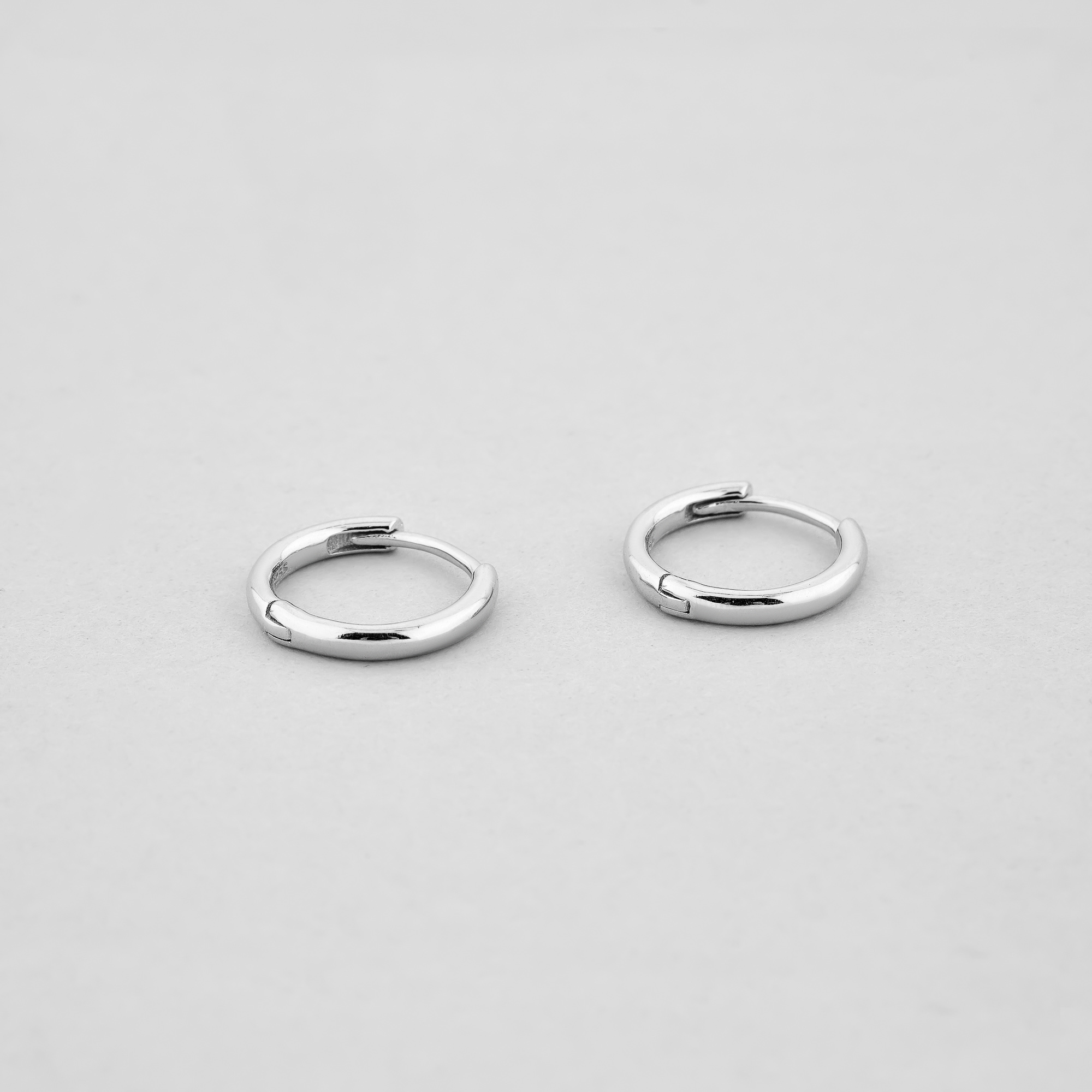 

Серебряные серьги Minimal FE12512