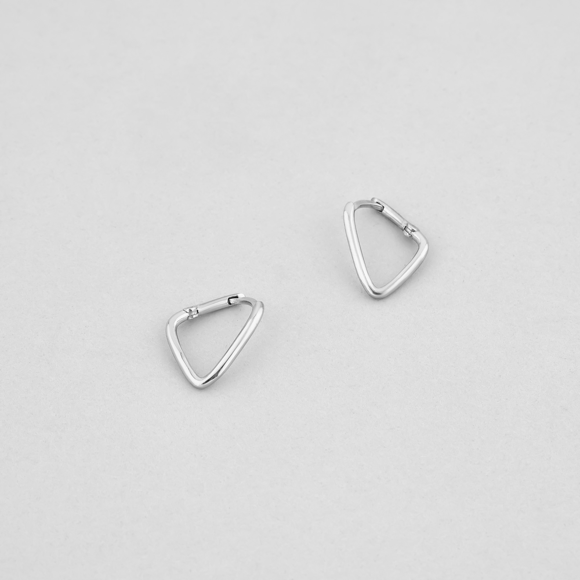 

Серебряные серьги Minimal 478/р