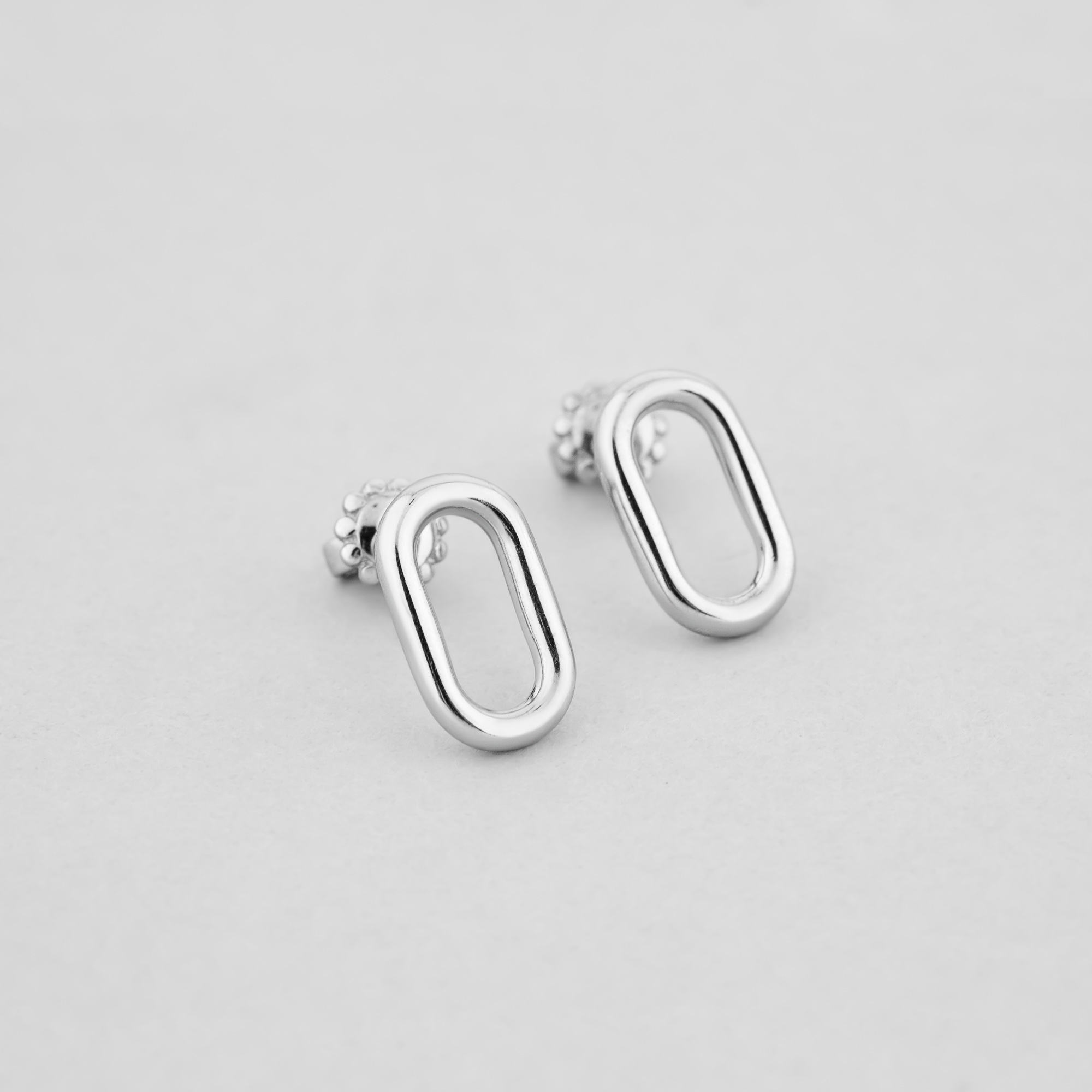 

Серебряные серьги Minimal с0048р