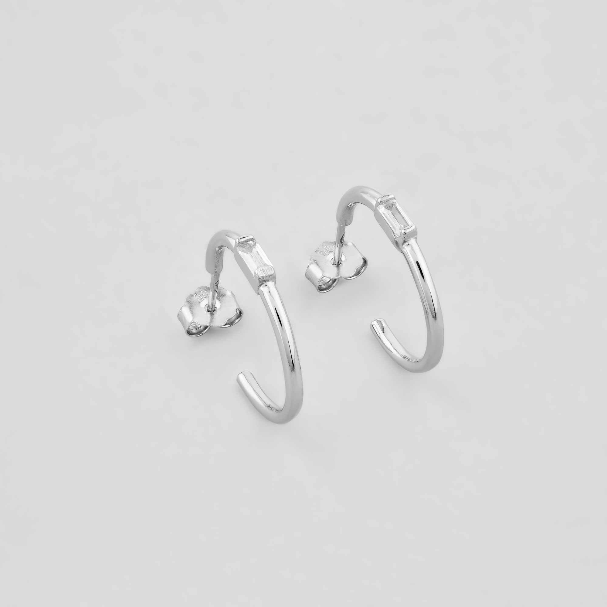 

Серебряные серьги Minimal 2-0008б