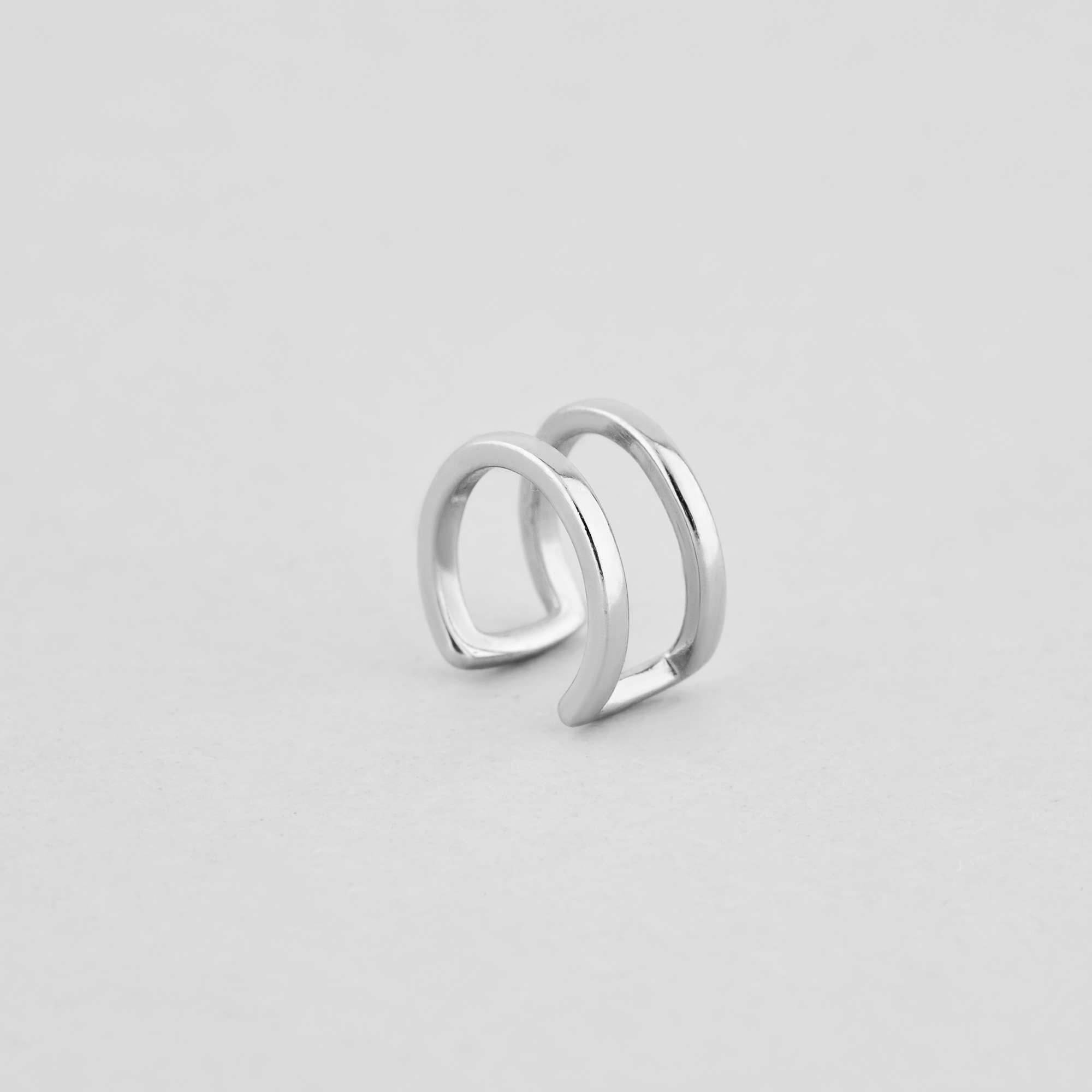 

Серебряные серьги Minimal 20084р