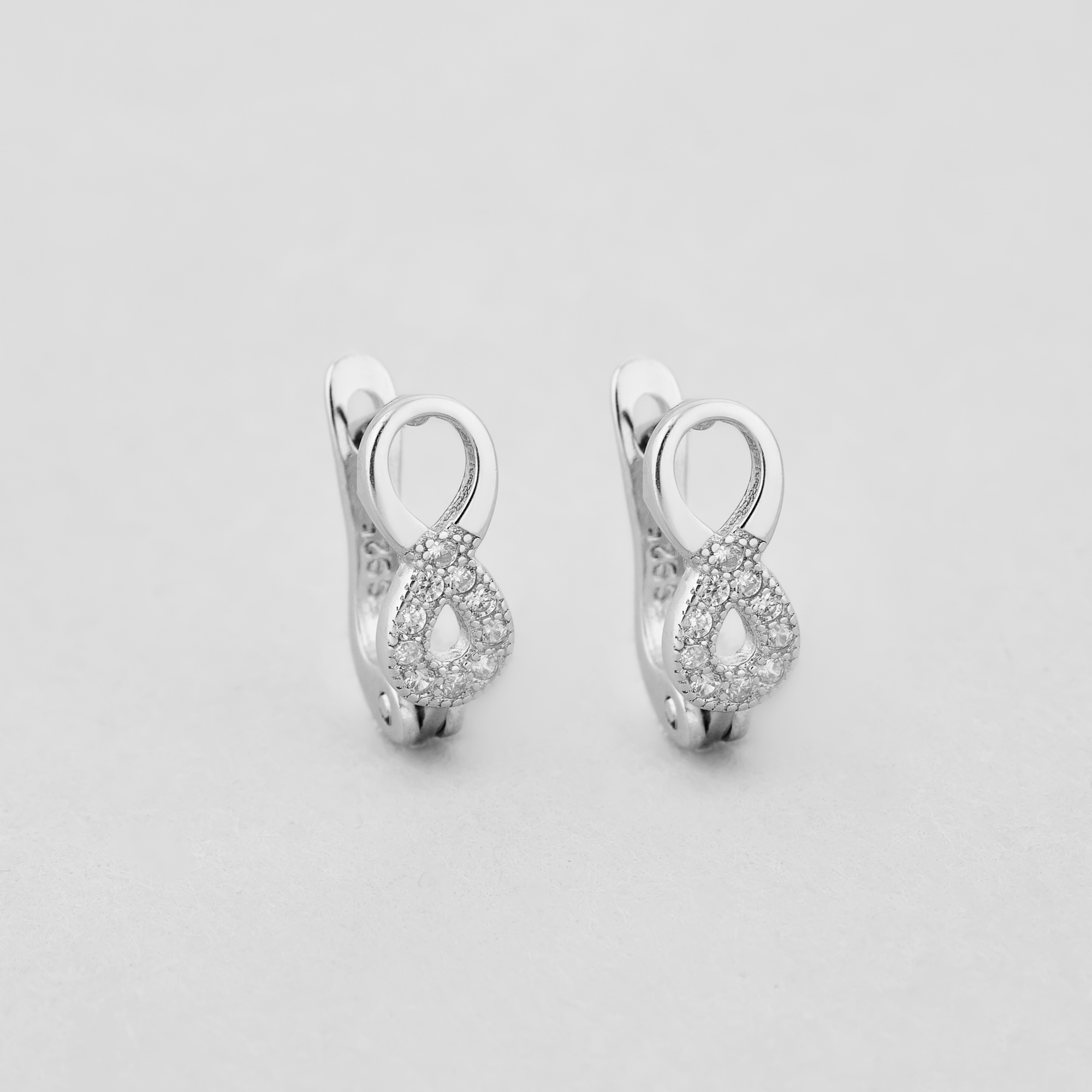 

Серебряные серьги Minimal 2-0002б