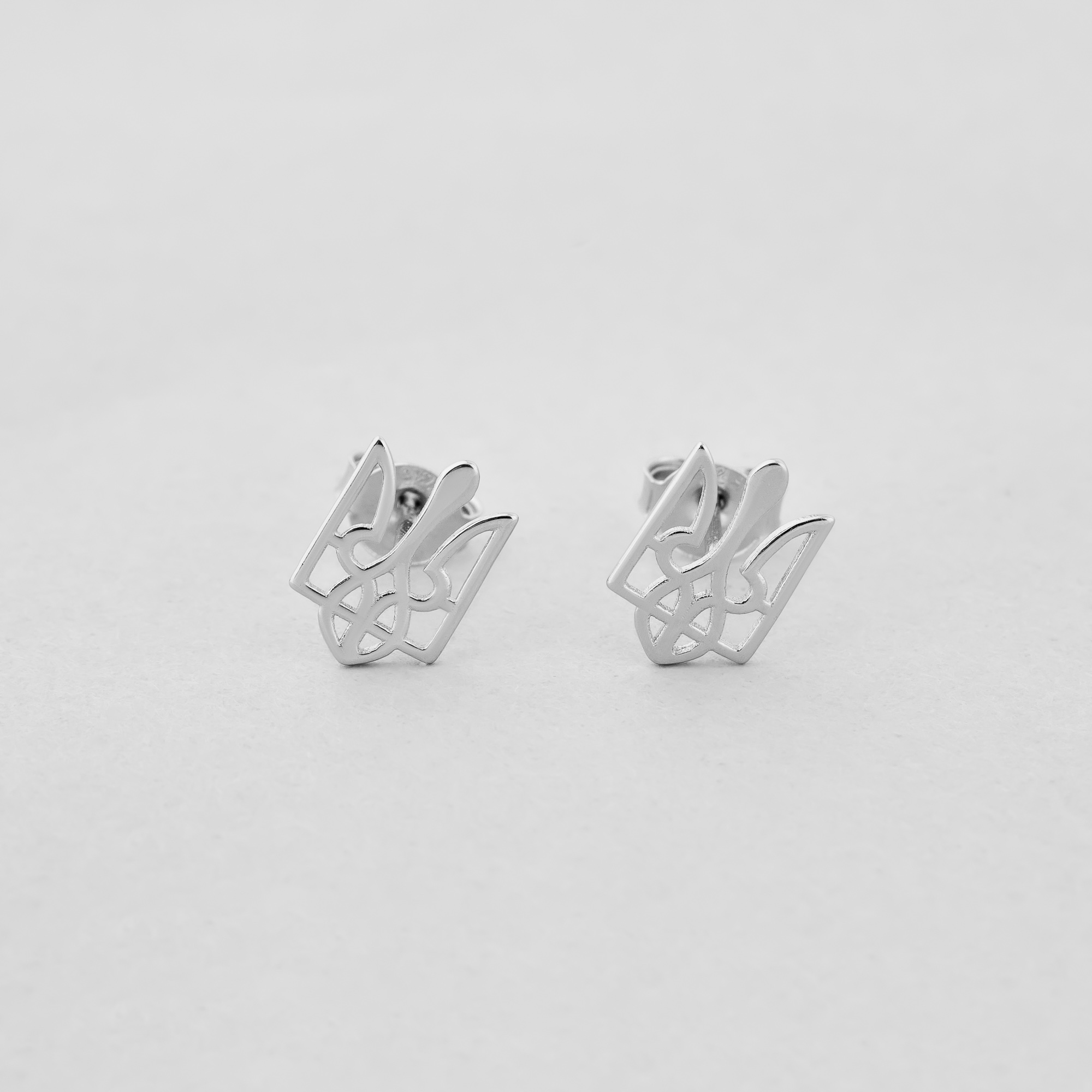 

Серебряные серьги Minimal 521045