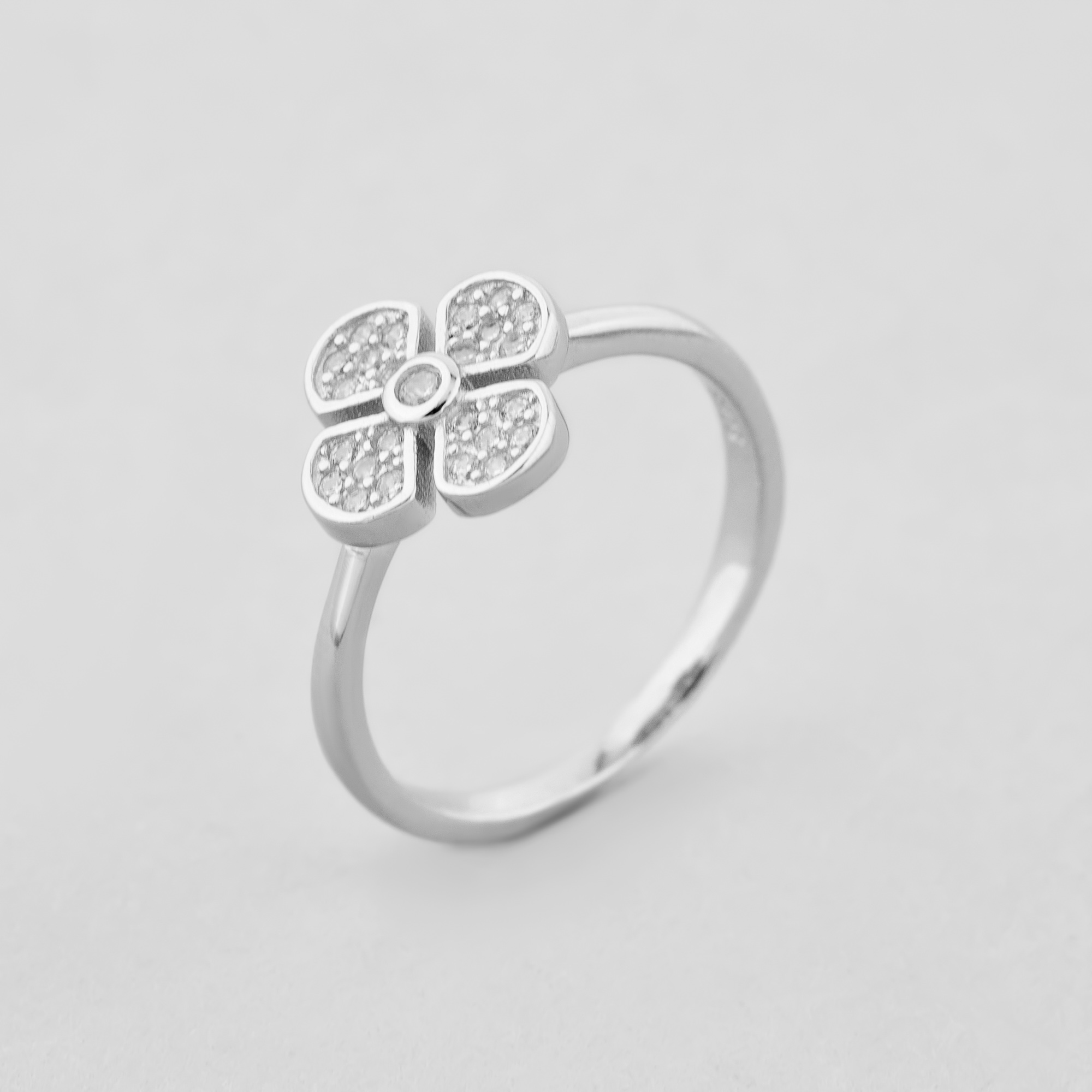 

Серебряное кольцо Minimal 91-0002б- 18