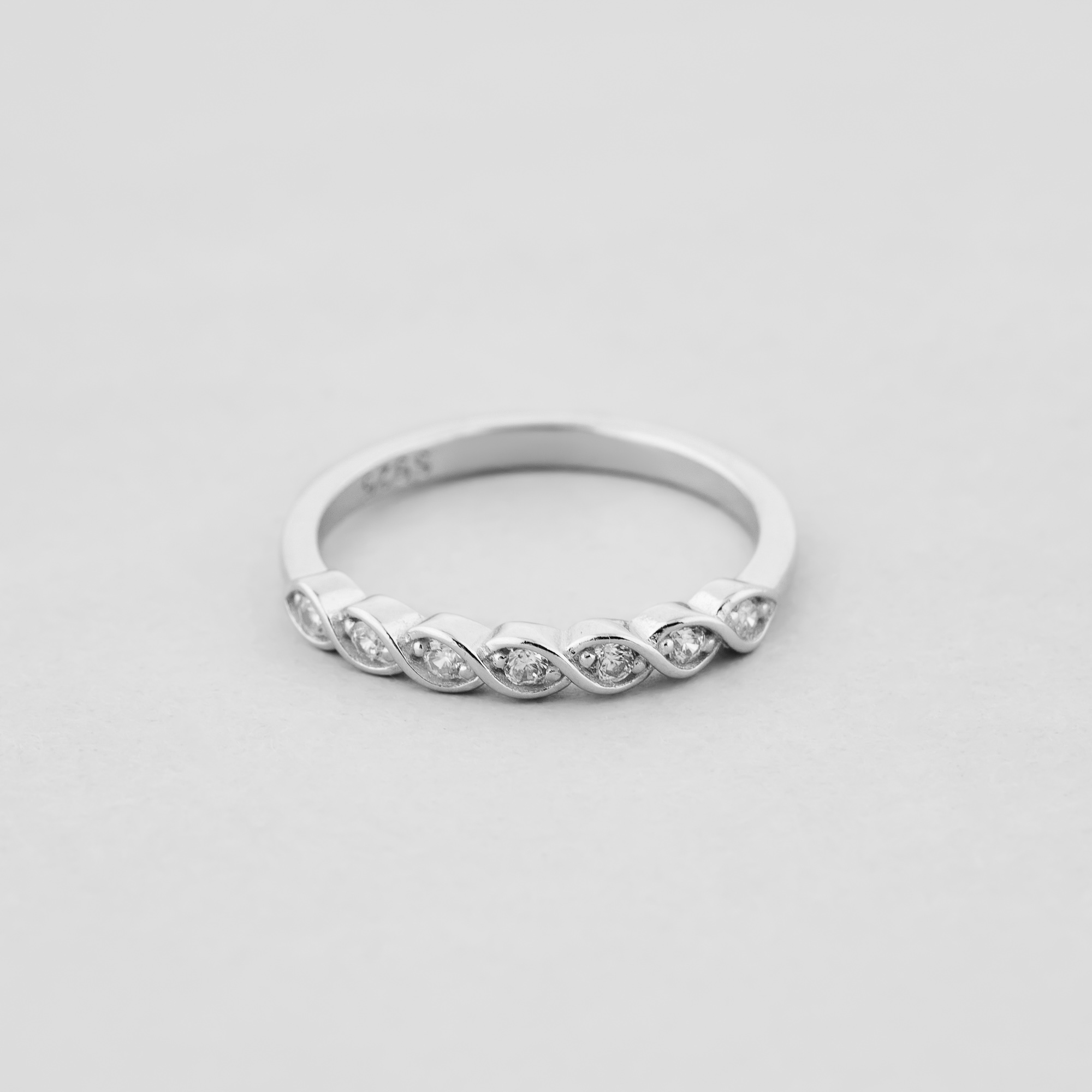 

Серебряное кольцо Minimal 91-0022б- 17