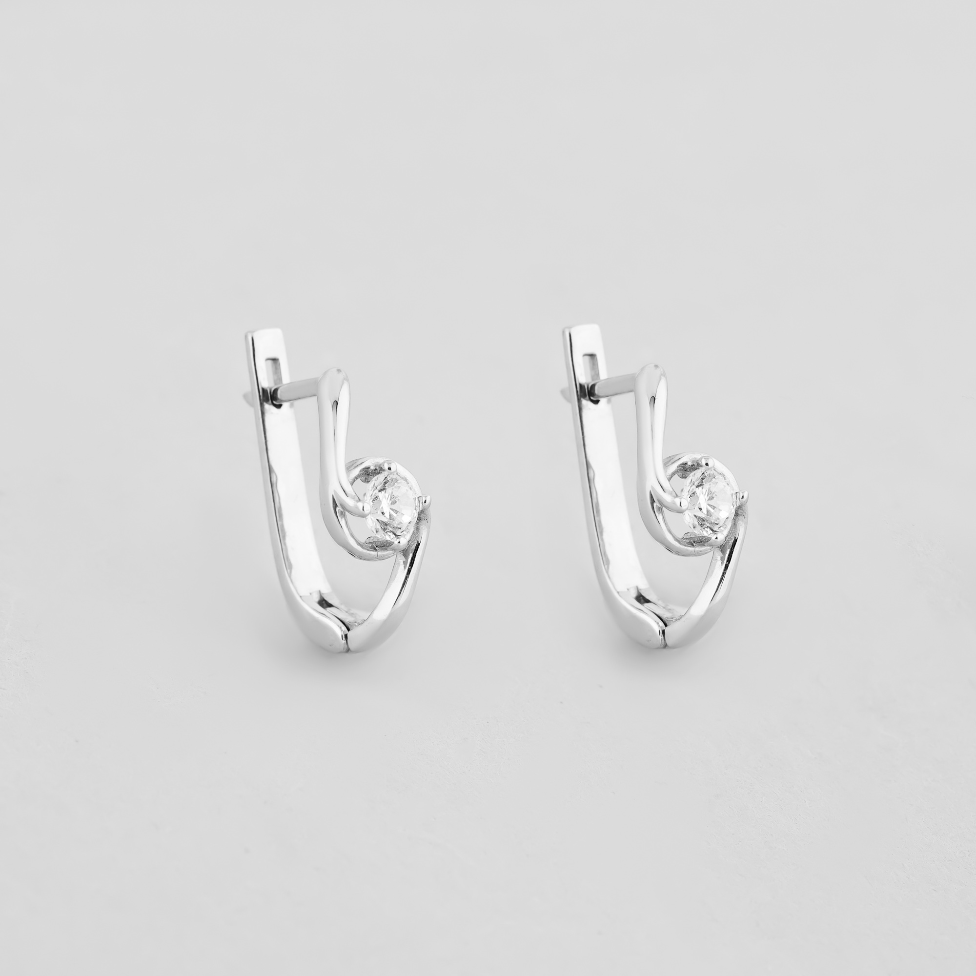 

Серебряные серьги Minimal 25015р
