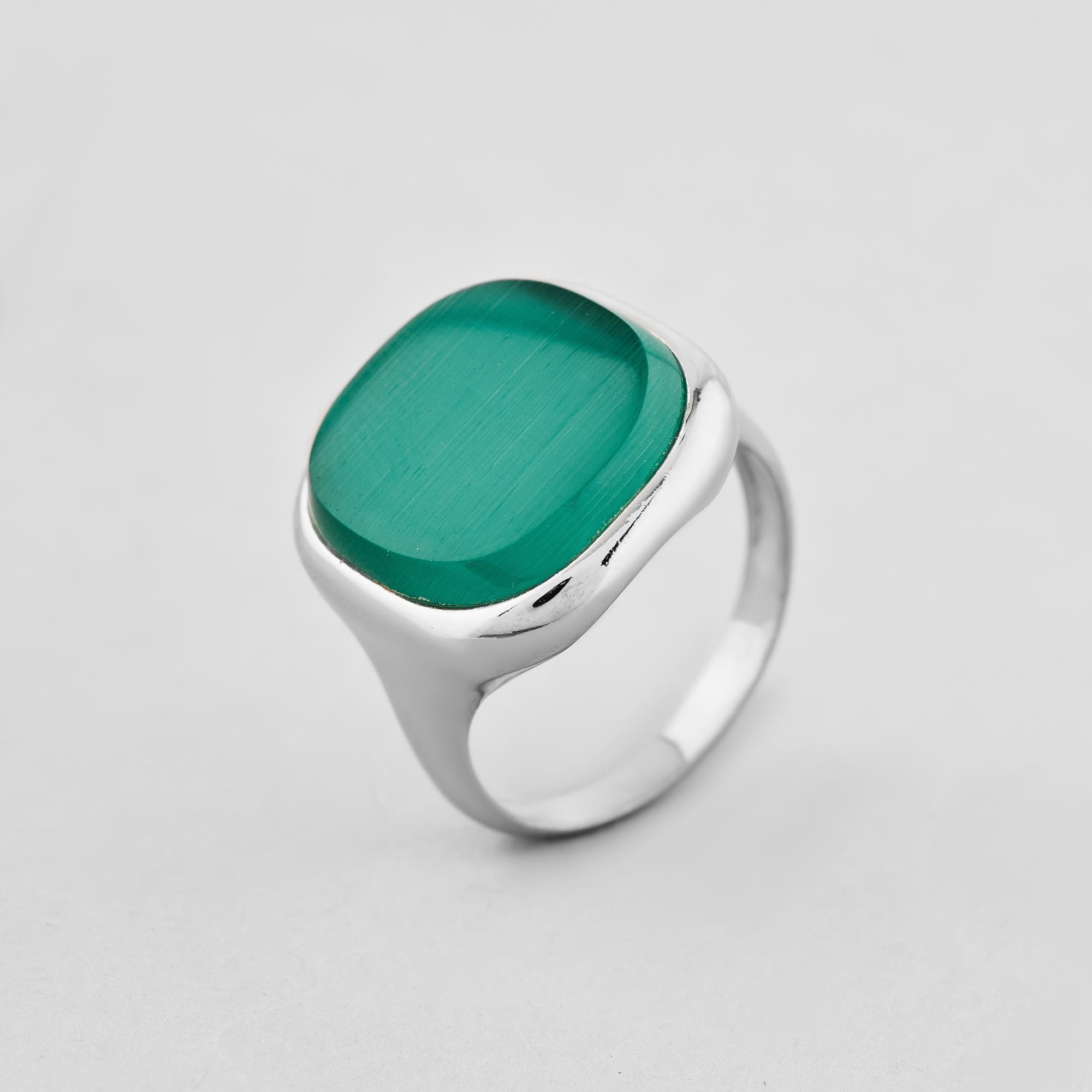

Серебряное кольцо Minimal 1517-green- 16