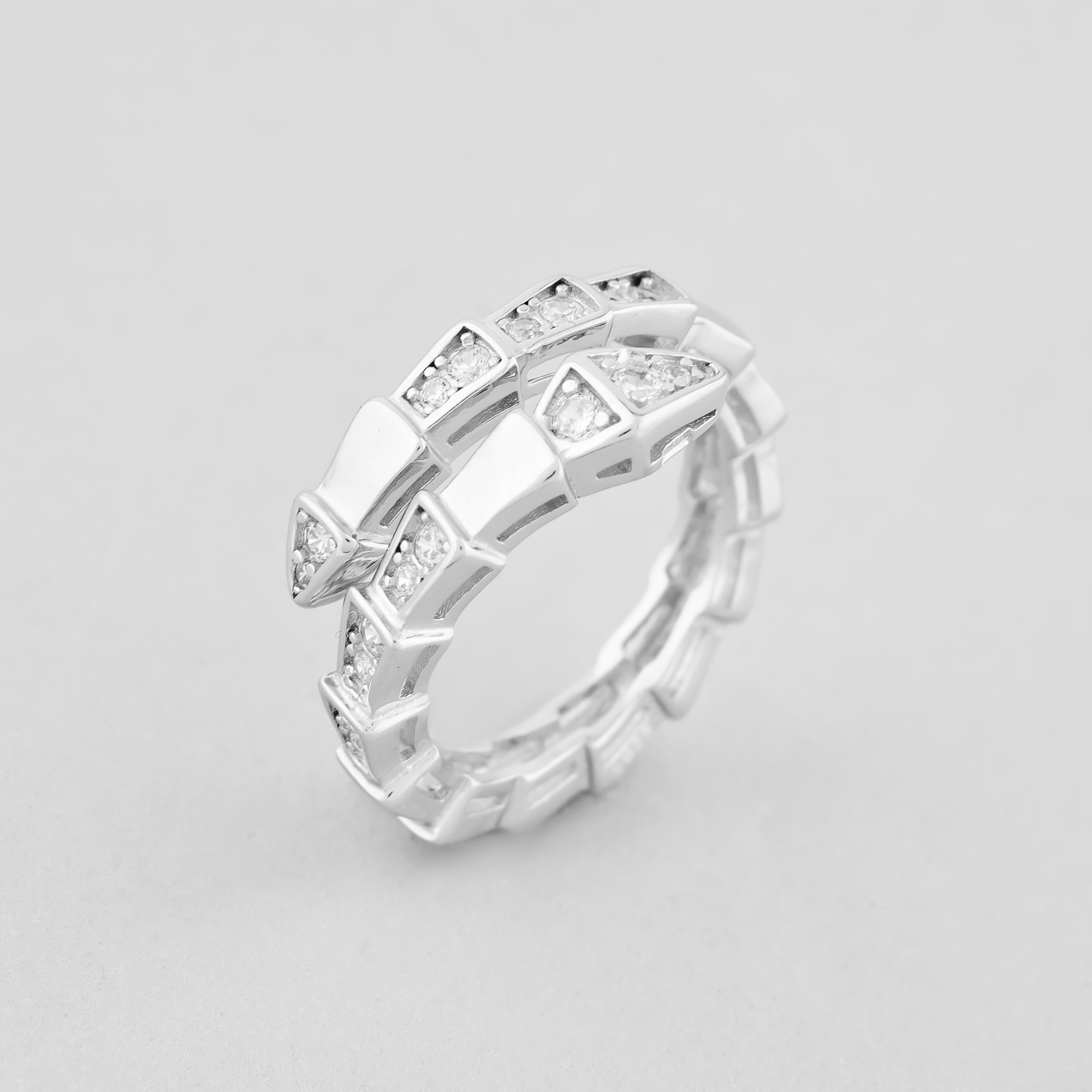 

Серебряное кольцо Minimal 510428б