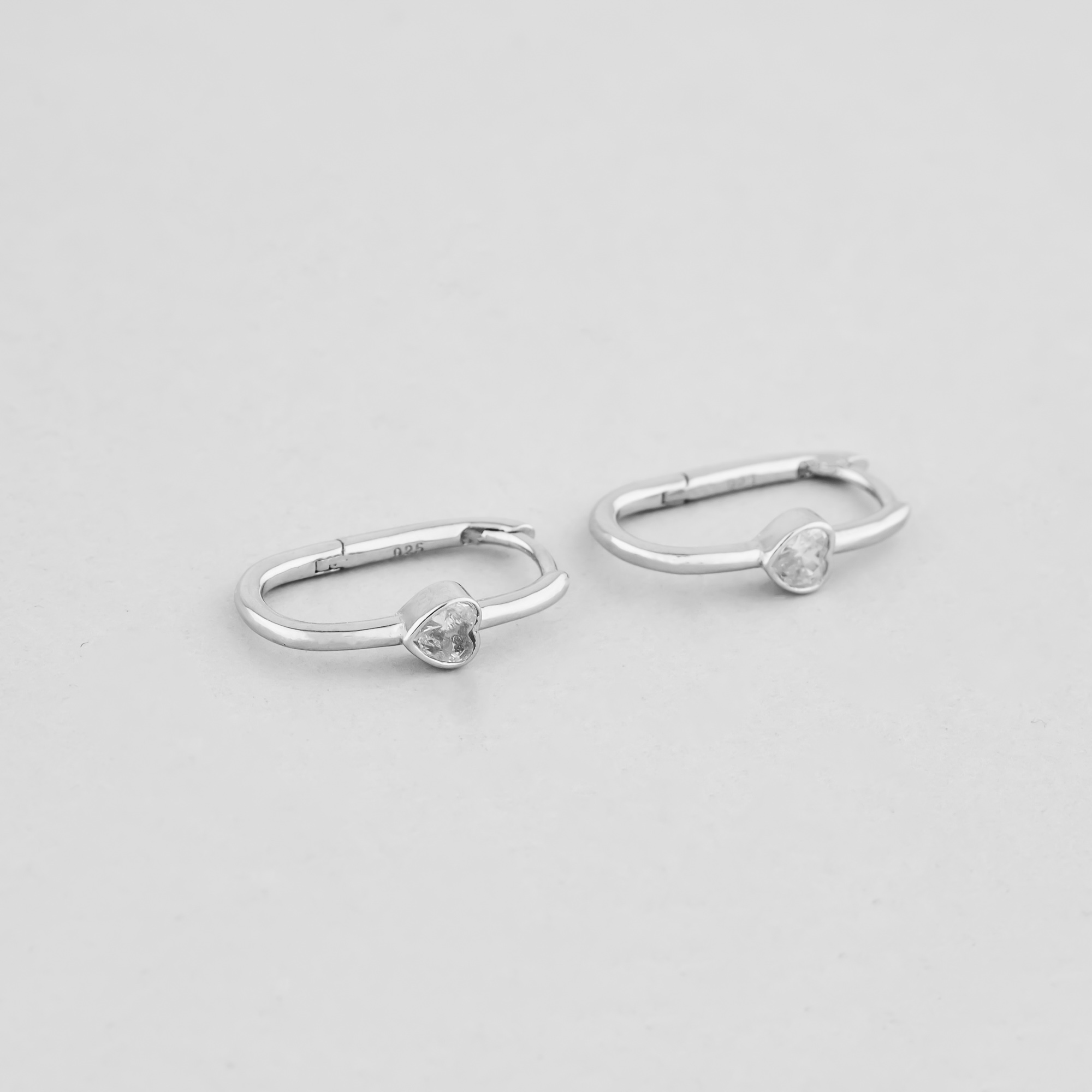 

Серебряные серьги Minimal 521104б