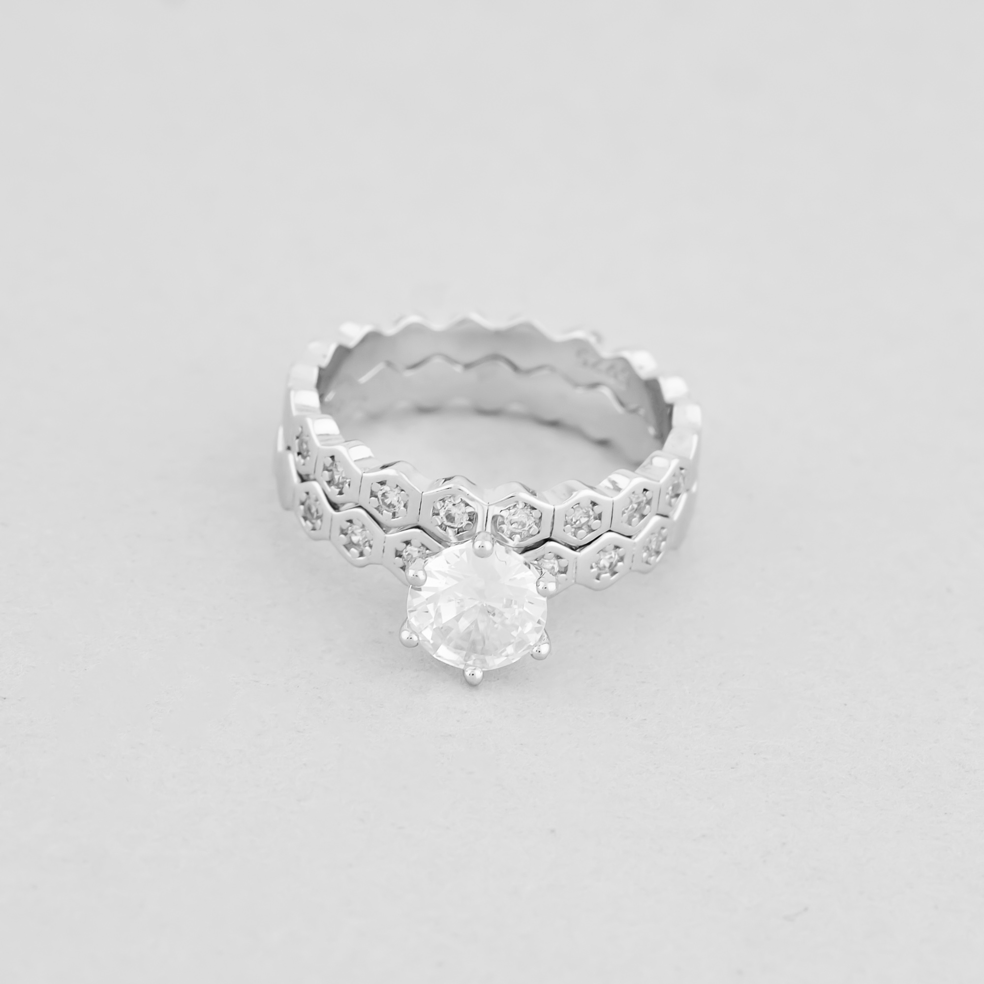 

Серебряное кольцо Minimal 510453б- 16