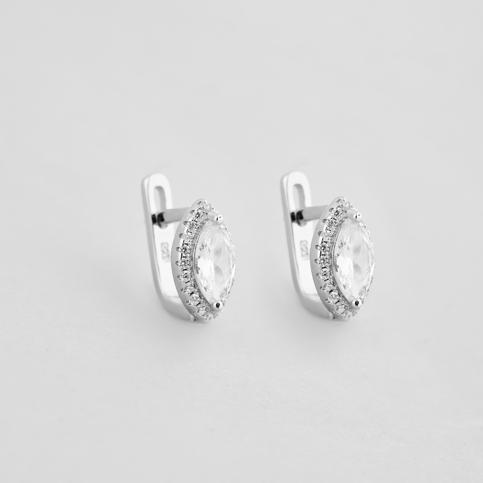 

Серебряные серьги Minimal 520339б