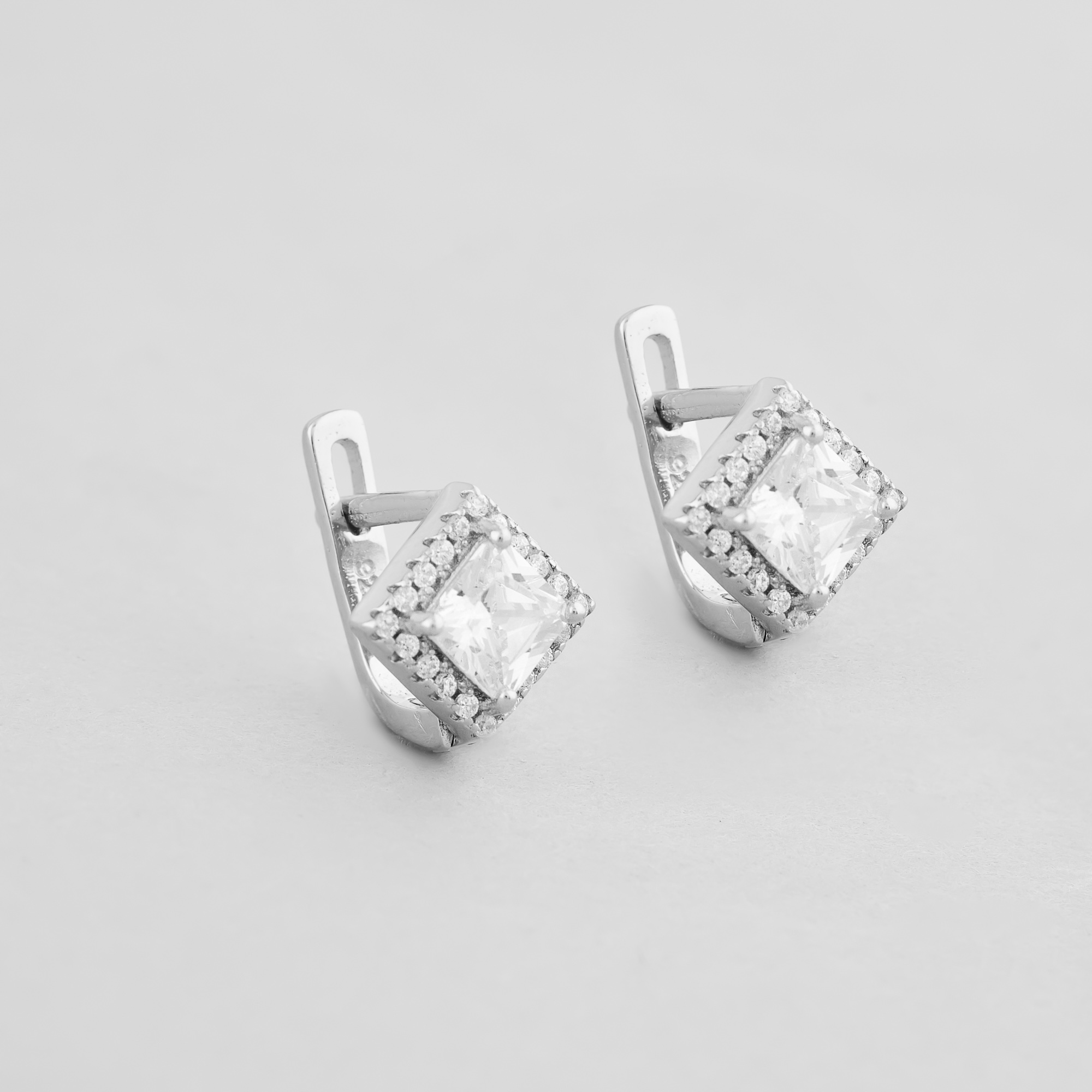 

Серебряные серьги Minimal 520342б