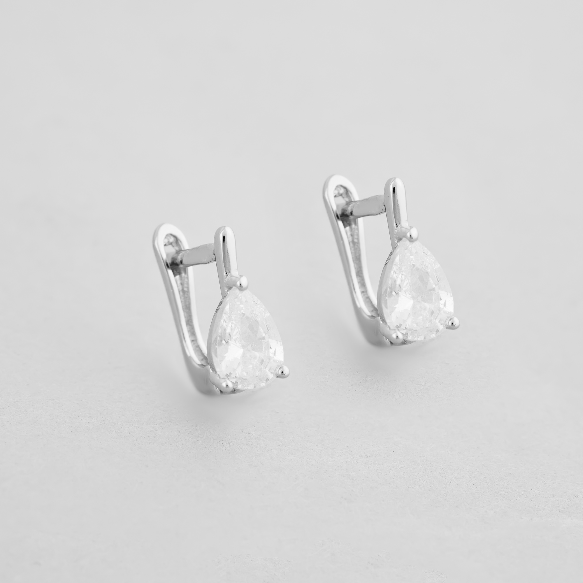 

Серебряные серьги Minimal 520350б