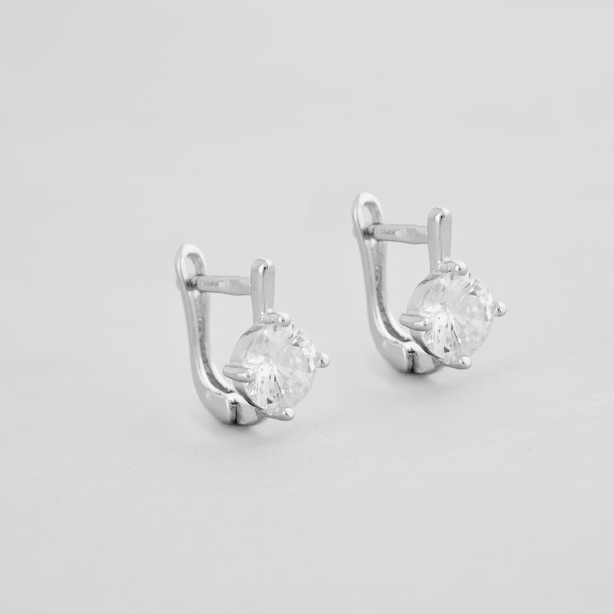 

Серебряные серьги Minimal 520351б