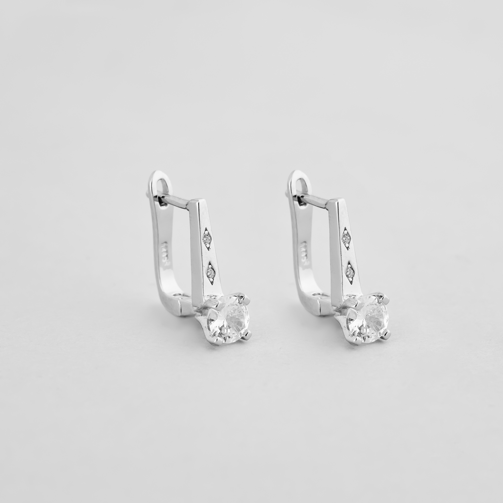 

Серебряные серьги Minimal 9520404б