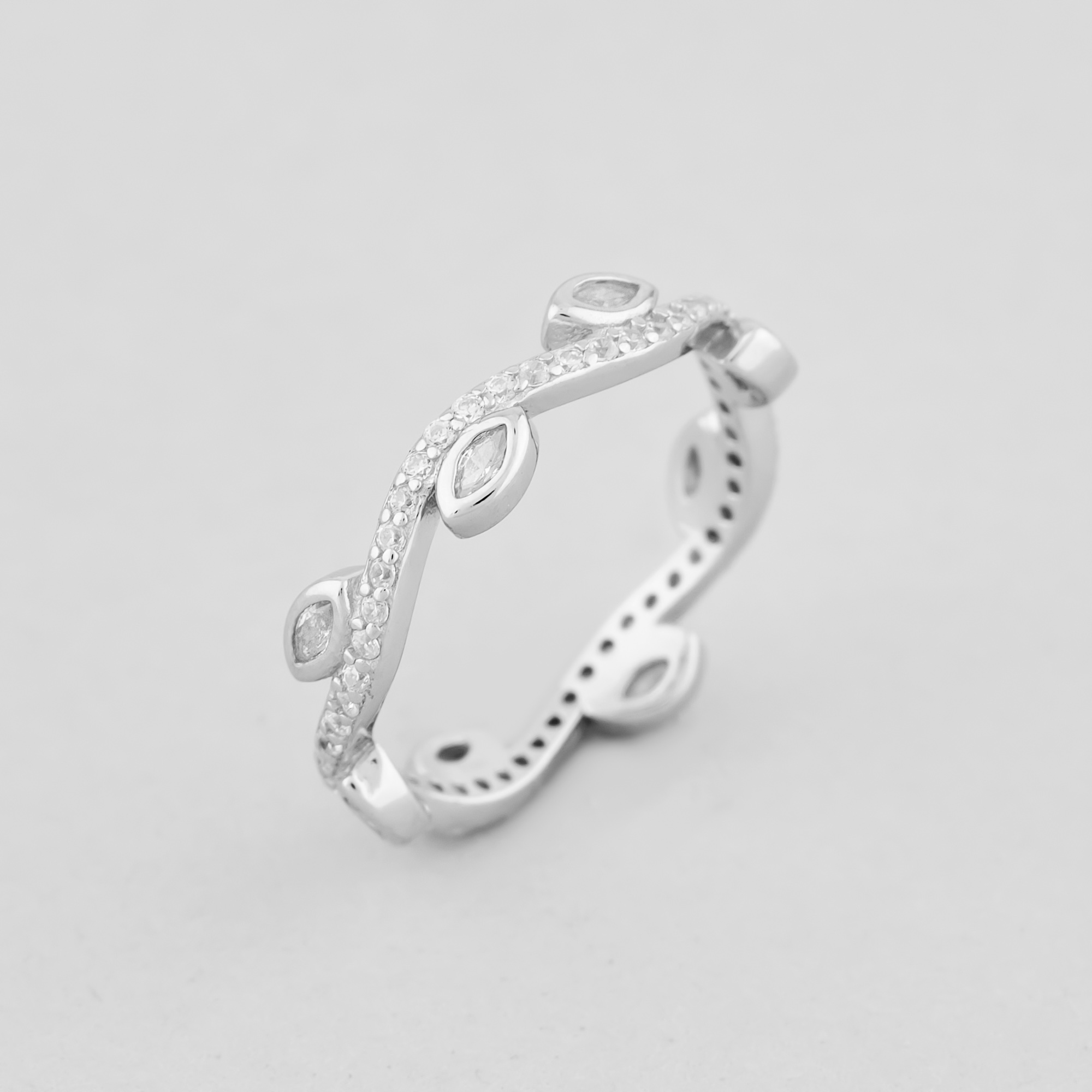 

Серебряное кольцо Minimal 510200б- 17