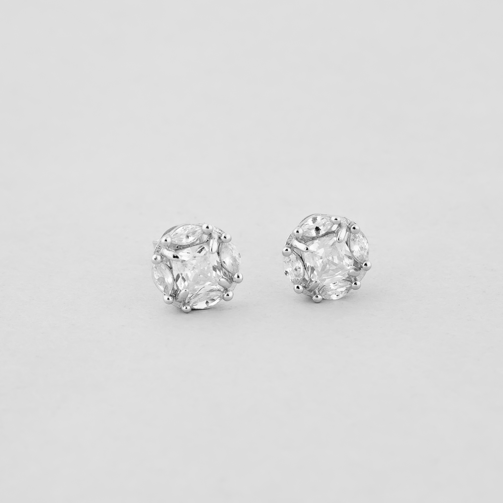 

Серебряные серьги Minimal 92-0008б
