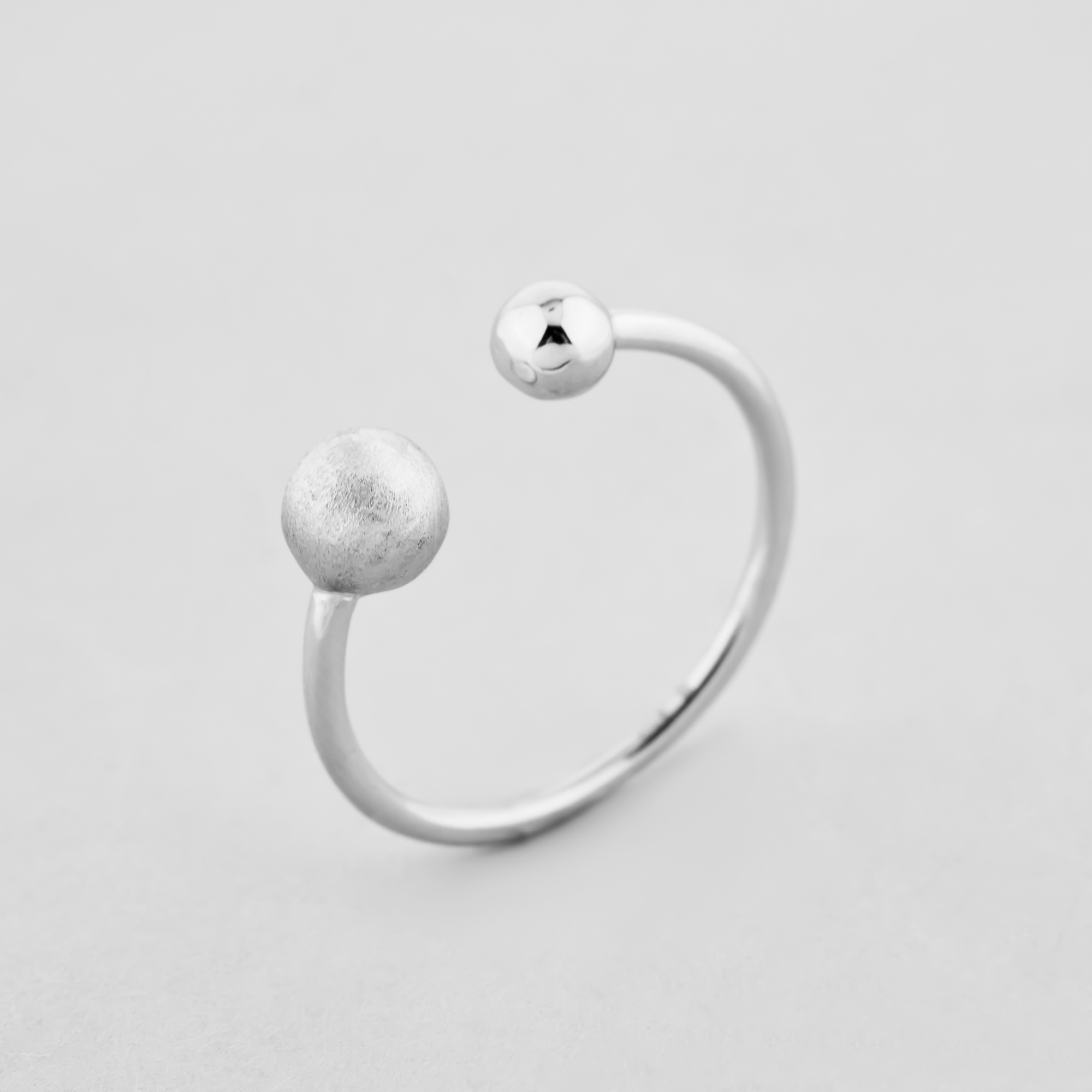 

Серебряное кольцо Minimal ВС-147р