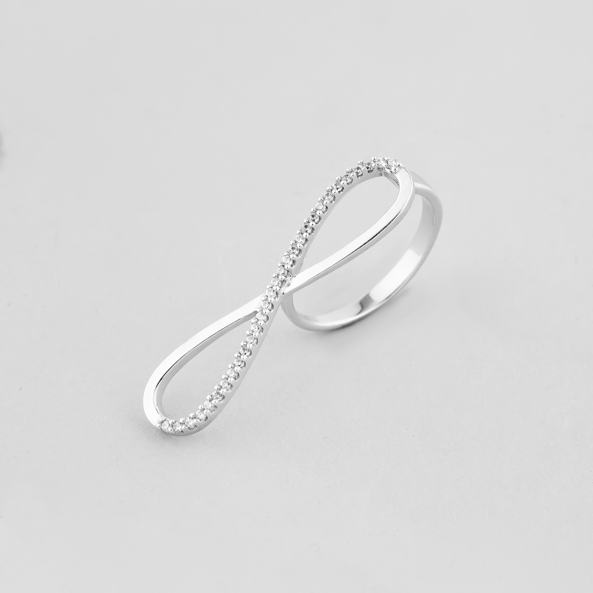 

Серебряное кольцо Minimal 15051р- 16