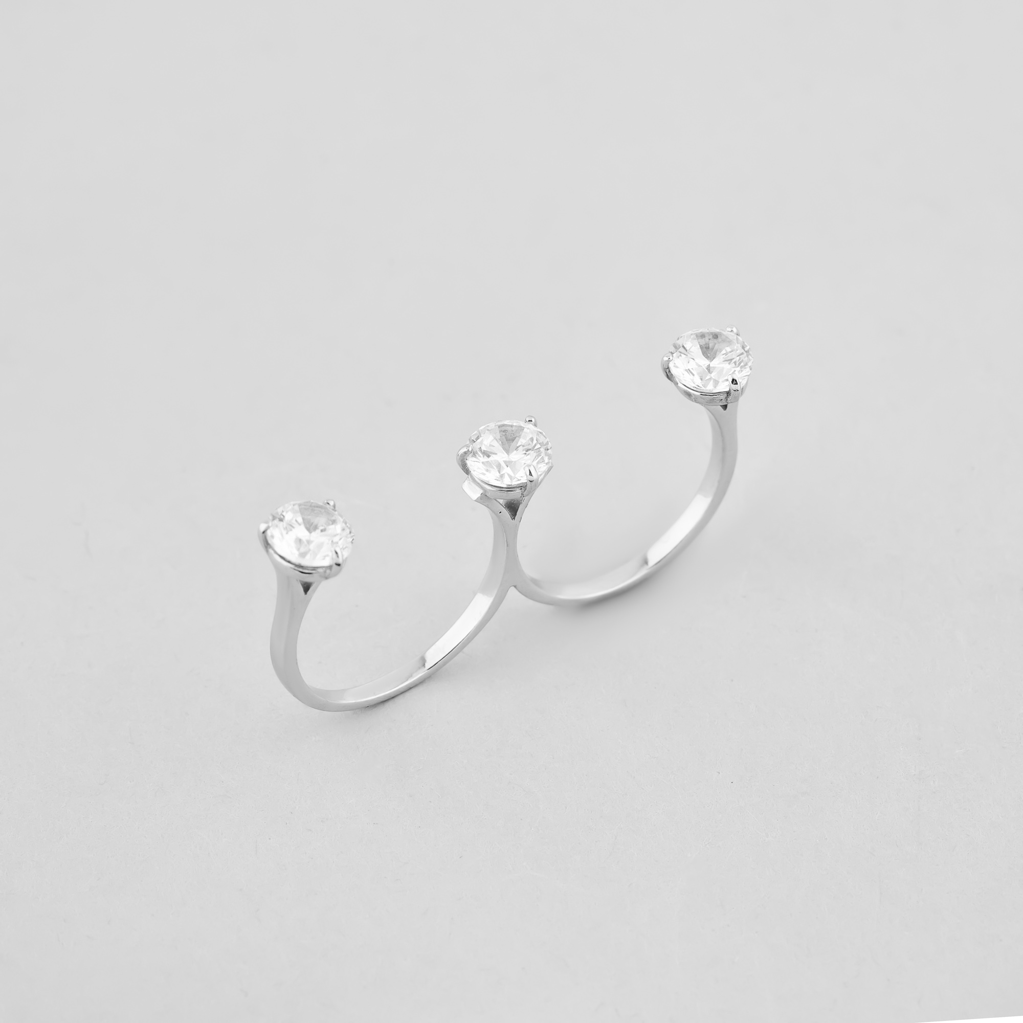 

Серебряное кольцо Minimal 15028р- 18