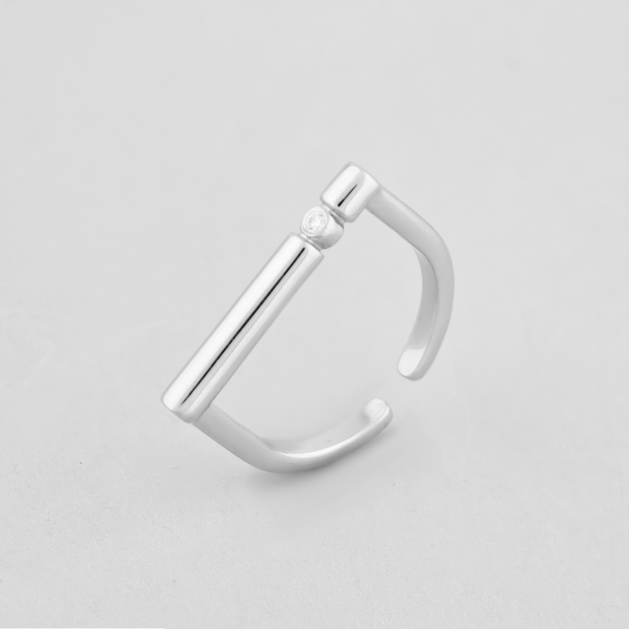 

Серебряное кольцо Minimal 11108р- 17