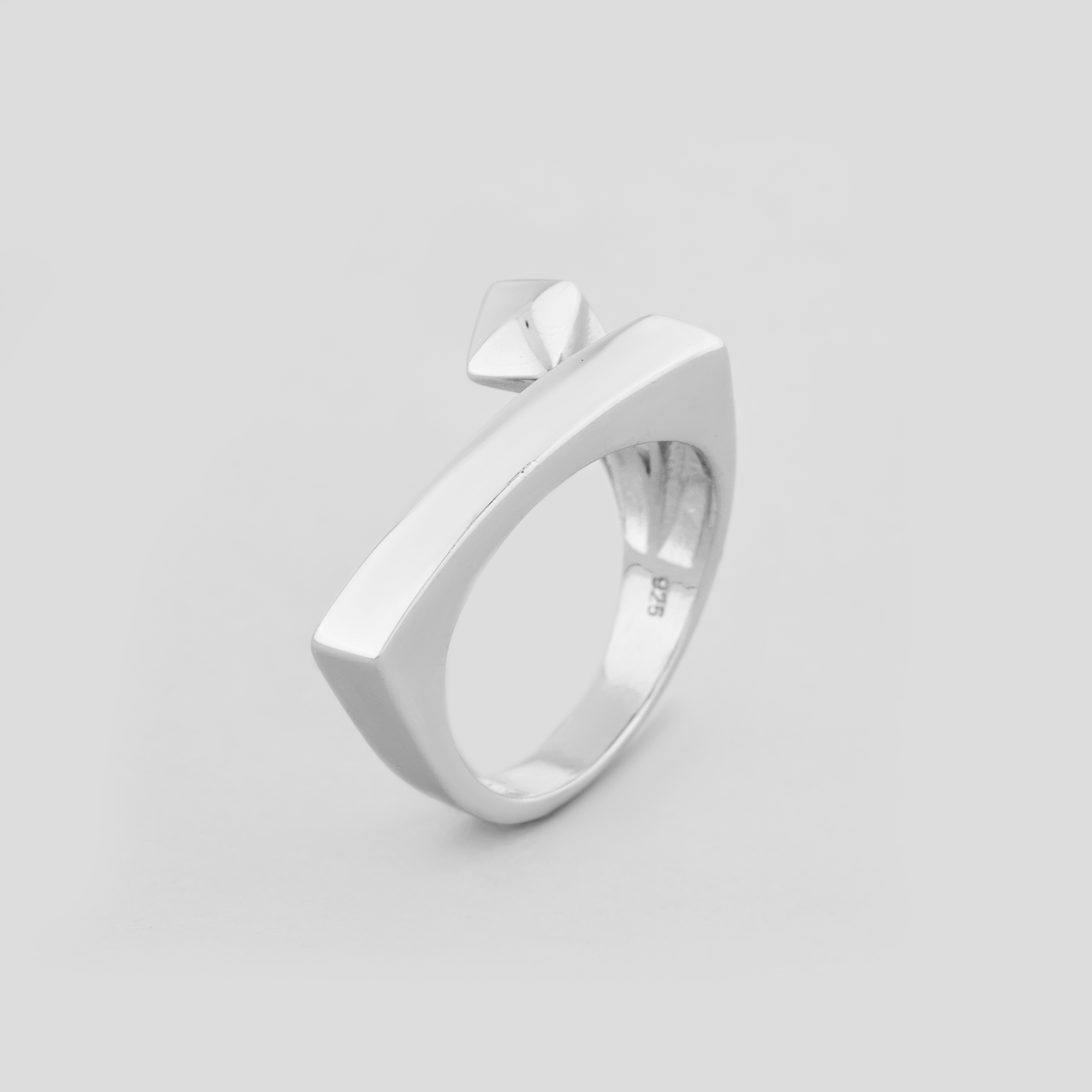 

Серебряное кольцо Minimal 510246- 17
