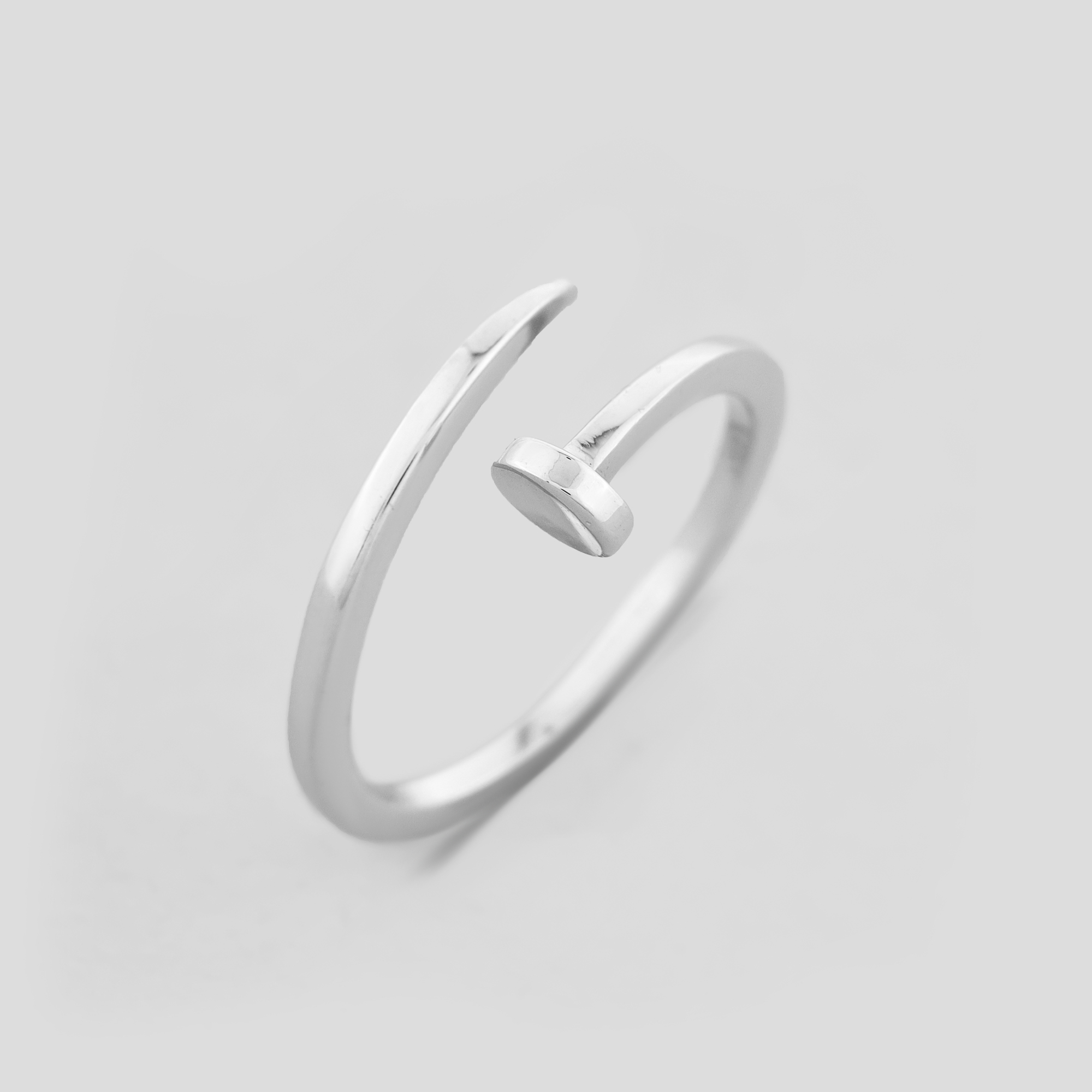 

Серебряное кольцо Minimal 10551