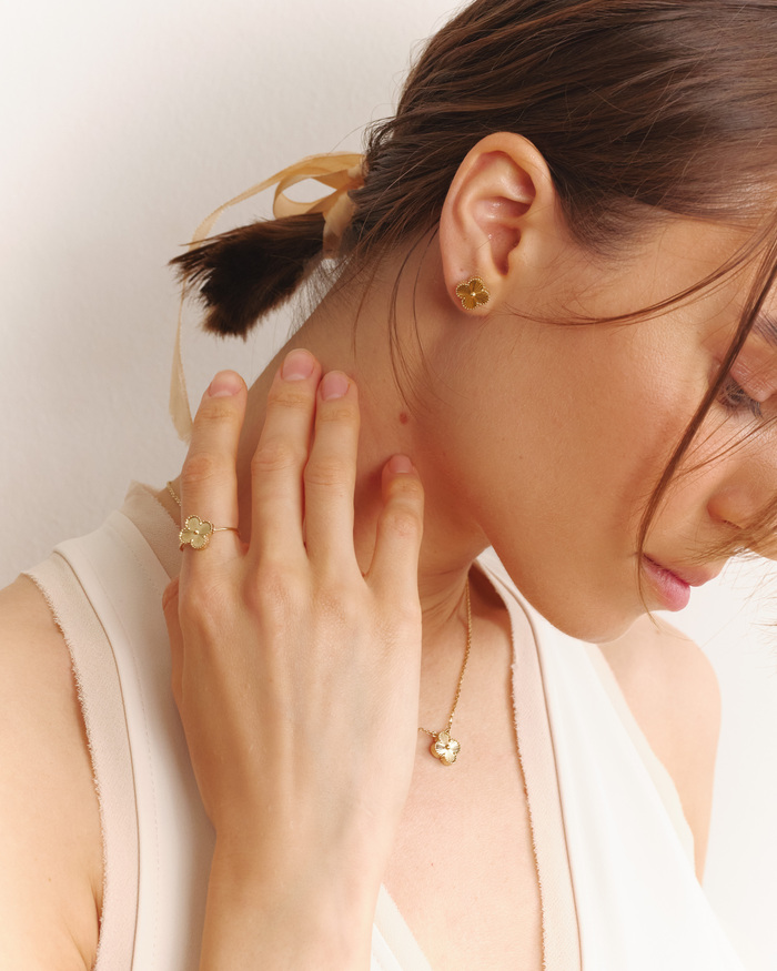 Каблучка та сережки квіти