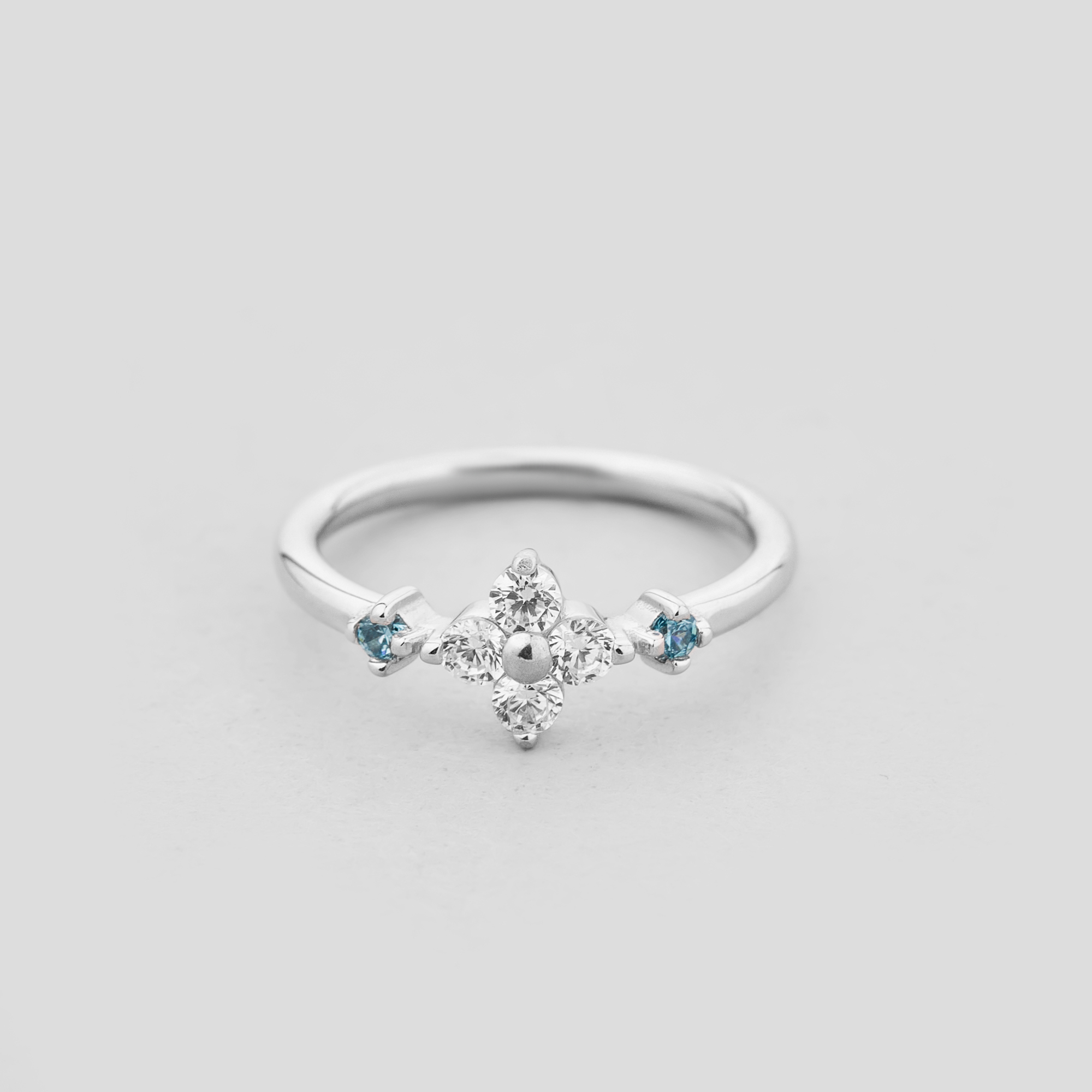 

Серебряное кольцо Minimal ЛК-0415р- 16