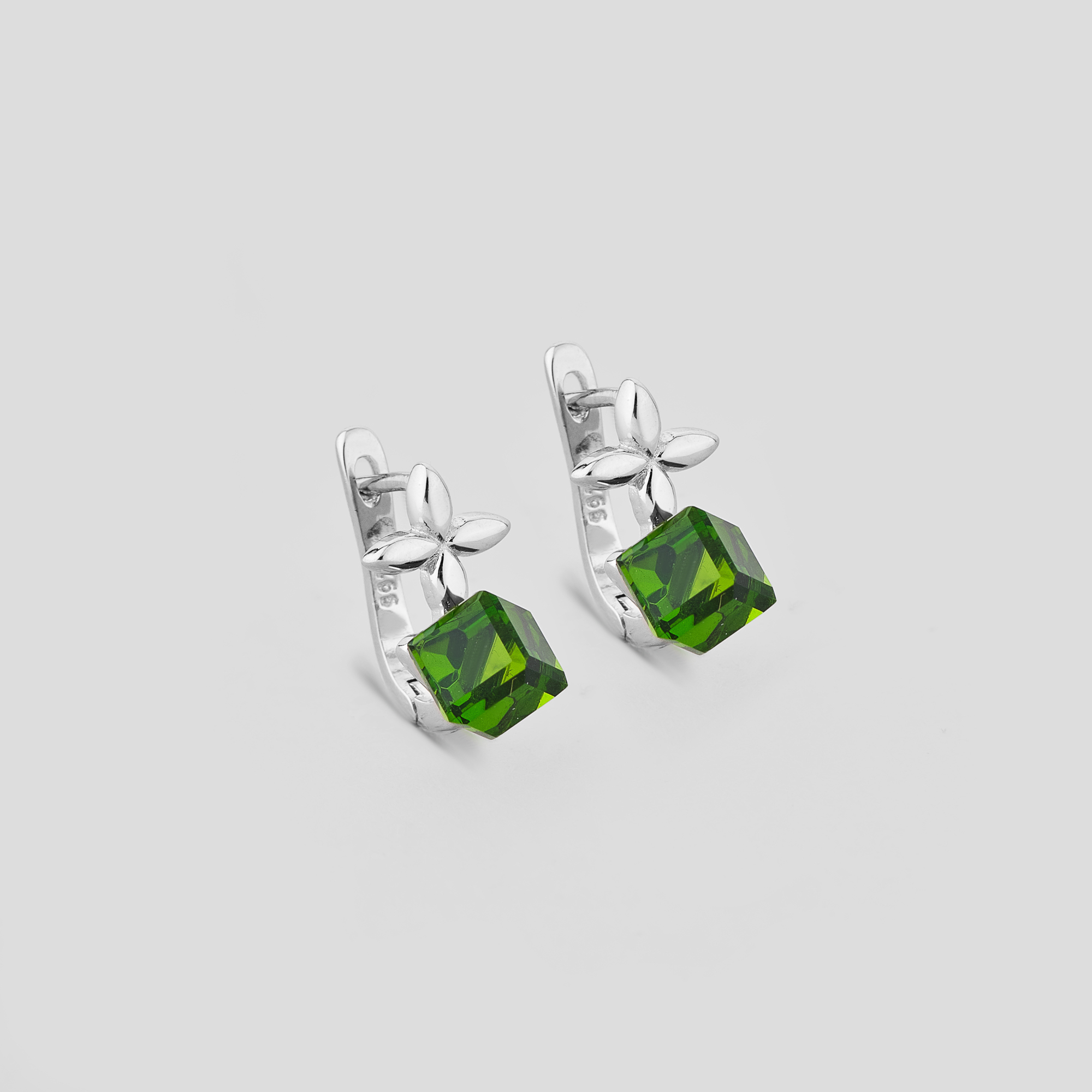 

Серебряные серьги Minimal 92-0031з