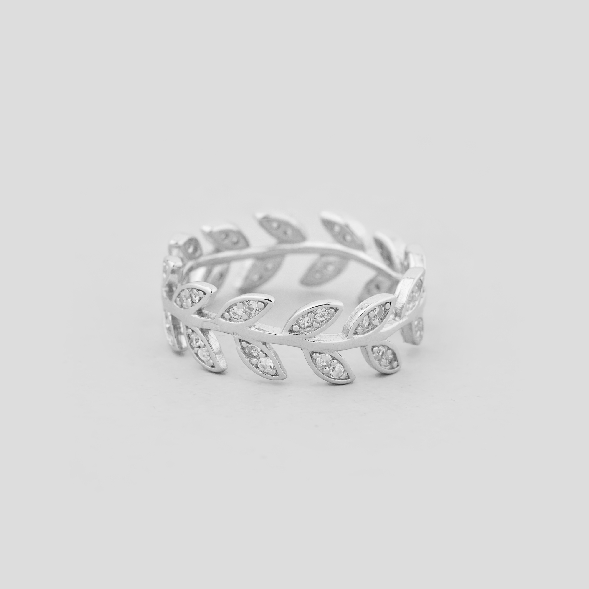 

Серебряное кольцо Minimal 510535б- 16
